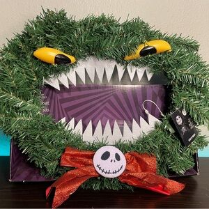 Disney's The Nightmare Before Christmas 16'' Man Eating Light-up Eyes Wreath